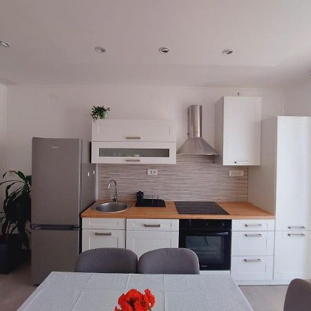 Apartments Mario Primosten Exterior photo