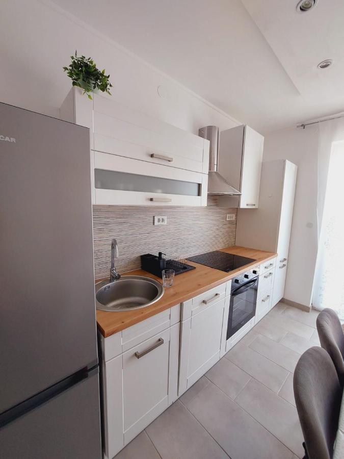 Apartments Mario Primosten Exterior photo